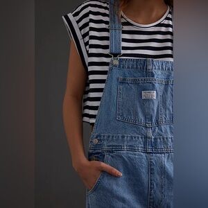 Levi’s Shortalls medium wash vintage style overall shorts size medium